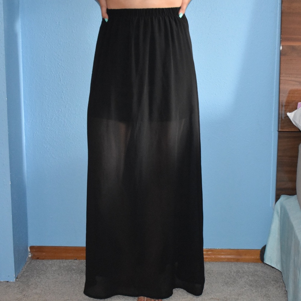Flowly long skirt